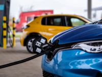 ADAC: Laden an Autobahnen bis zu 62 Prozent teurer ADAC: Laden an Autobahnen bis zu 62 Prozent teurer