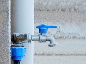 Frostschäden an Wasserleitungen vermeiden: 6 Tipps